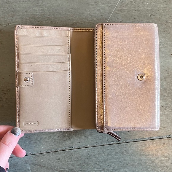 Small Coach Wallet - Picture 2 of 7